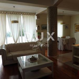 OPATIJA, MATULJI- kuća (zgrada) 440m2 s pogledom na more i s bazenom + uređena okućnica 1400m2