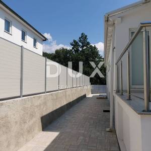 OPATIJA, MATULJI- kuća (zgrada) 440m2 s pogledom na more i s bazenom + uređena okućnica 1400m2