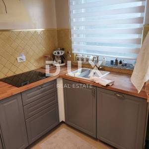 OPATIJA, MATULJI- kuća (zgrada) 440m2 s pogledom na more i s bazenom + uređena okućnica 1400m2