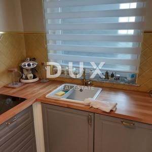 OPATIJA, MATULJI- kuća (zgrada) 440m2 s pogledom na more i s bazenom + uređena okućnica 1400m2