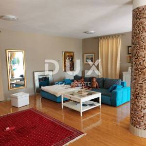 OPATIJA, MATULJI- kuća (zgrada) 440m2 s pogledom na more i s bazenom + uređena okućnica 1400m2