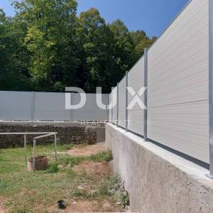 OPATIJA, MATULJI- kuća (zgrada) 440m2 s pogledom na more i s bazenom + uređena okućnica 1400m2