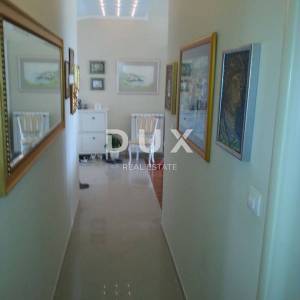OPATIJA, MATULJI- kuća (zgrada) 440m2 s pogledom na more i s bazenom + uređena okućnica 1400m2