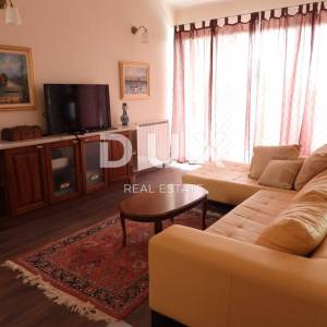 OPATIJA, MATULJI- kuća (zgrada) 440m2 s pogledom na more i s bazenom + uređena okućnica 1400m2