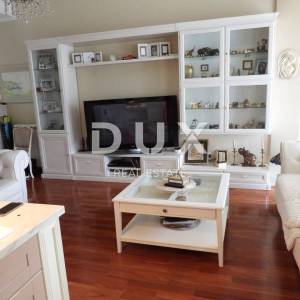 OPATIJA, MATULJI- kuća (zgrada) 440m2 s pogledom na more i s bazenom + uređena okućnica 1400m2
