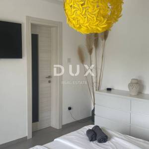 OPATIJA, MATULJI - Obiteljska vila  s dva stana , garažom i bazenom! 