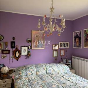 OPATIJA, MATULJI - Obiteljska vila  s dva stana , garažom i bazenom! 