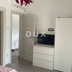 OPATIJA, MATULJI - Obiteljska vila  s dva stana , garažom i bazenom! 