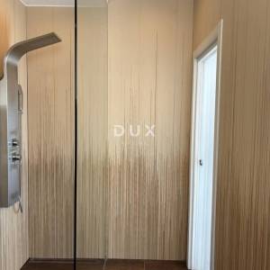 OPATIJA, MATULJI - Obiteljska vila  s dva stana , garažom i bazenom! 