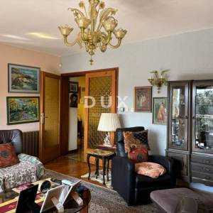OPATIJA, MATULJI - Obiteljska vila  s dva stana , garažom i bazenom! 