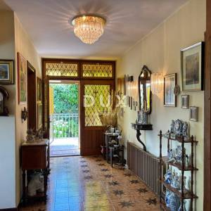 OPATIJA, MATULJI - Obiteljska vila  s dva stana , garažom i bazenom! 