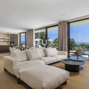 OPATIJA, MOŠĆENIČKA DRAGA - luksuzna vila s bazenom na vrh poziciji s panoramskim pogledom na more