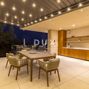 OPATIJA, MOŠĆENIČKA DRAGA - luksuzna vila s bazenom na vrh poziciji s panoramskim pogledom na more