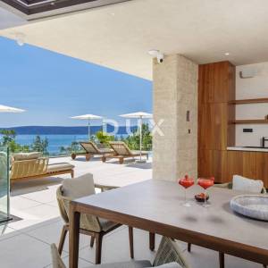 OPATIJA, MOŠĆENIČKA DRAGA - luksuzna vila s bazenom na vrh poziciji s panoramskim pogledom na more