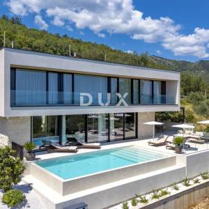 OPATIJA, MOŠĆENIČKA DRAGA - luksuzna vila s bazenom na vrh poziciji s panoramskim pogledom na more