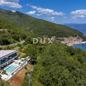 OPATIJA, MOŠĆENIČKA DRAGA - luksuzna vila s bazenom na vrh poziciji s panoramskim pogledom na more