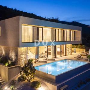 OPATIJA, MOŠĆENIČKA DRAGA - luksuzna vila s bazenom na vrh poziciji s panoramskim pogledom na more