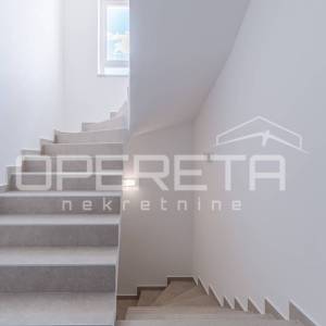 Opatija okolica,  stan u novogradnji 71 m², 2 balkona, lift i spektakularan pogl