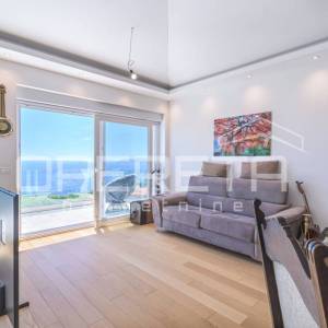 Opatija okolica,  stan u novogradnji 71 m², 2 balkona, lift i spektakularan pogl