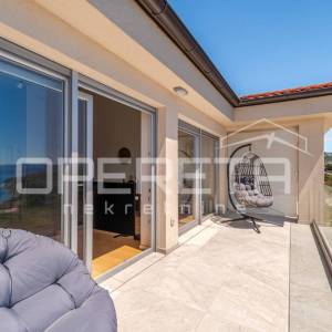 Opatija okolica,  stan u novogradnji 71 m², 2 balkona, lift i spektakularan pogl