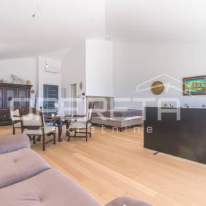 Opatija okolica,  stan u novogradnji 71 m², 2 balkona, lift i spektakularan pogl