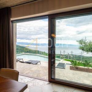 Opatija, Poljane, kuća s bazenom i panoramskim pogledom na more