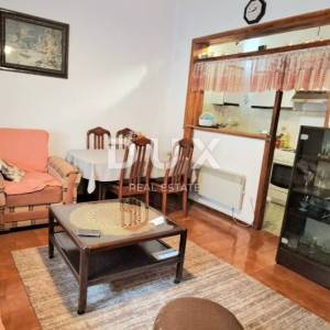  OPATIJA - Stan u prizemlju povijesne vile s vlastitim vrtom i ulazom: mirna oaza blizu mora