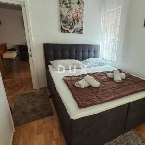 OPATIJA - stan u stambenoj zgradi s vanjskim vrtom i natkrivenom terasom samo 200m od plaže, POGLED!