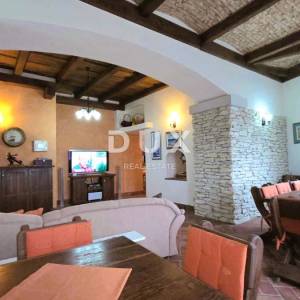 OPATIJA, VOLOSKO - vila s predivnim pogledom , 1. red do mora, 240m2