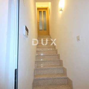 OPATIJA, VOLOSKO - vila s predivnim pogledom , 1. red do mora, 240m2
