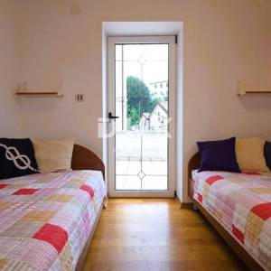 OPATIJA, VOLOSKO - vila s predivnim pogledom , 1. red do mora, 240m2