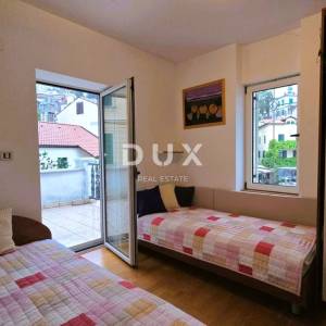 OPATIJA, VOLOSKO - vila s predivnim pogledom , 1. red do mora, 240m2