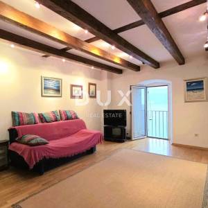 OPATIJA, VOLOSKO - vila s predivnim pogledom , 1. red do mora, 240m2