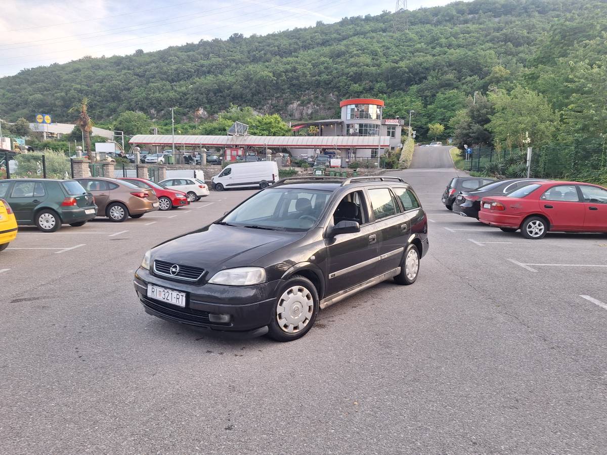 OPEL ASTRA CARAVAN 2.0 DTI – 700 €
