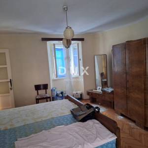 OTOK CRES, GRAD CRES - Kuća u gradskoj jezgri za obnovu