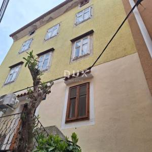 OTOK CRES, GRAD CRES - Kuća u gradskoj jezgri za obnovu