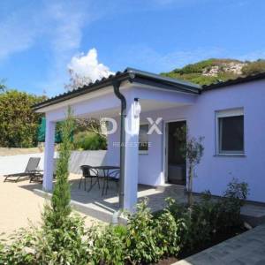OTOK KRK, BAŠKA - Dva apartmana prvi red do mora 