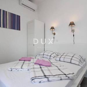 OTOK KRK, BAŠKA - Dva apartmana prvi red do mora 
