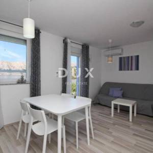 OTOK KRK, BAŠKA - Dva apartmana prvi red do mora 