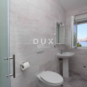 OTOK KRK, BAŠKA - Dva apartmana prvi red do mora 