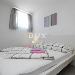 OTOK KRK, BAŠKA - Dva apartmana prvi red do mora