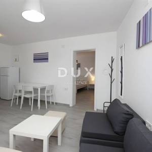 OTOK KRK, BAŠKA - Dva apartmana prvi red do mora