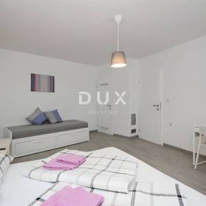 OTOK KRK, BAŠKA - Dva apartmana prvi red do mora