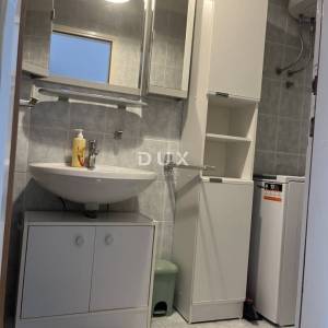 OTOK KRK, BAŠKA – Šarmantan apartman s terasom