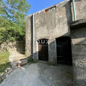 OTOK KRK, DRAGA BAŠĆANSKA - Starina s puno potencijala u blizini mora!