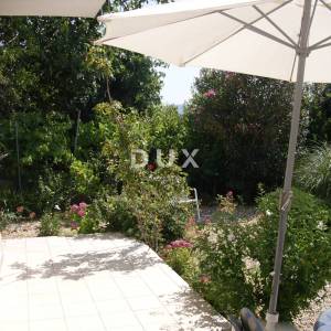 OTOK KRK, GRAD KRK - Samostojeća kuća na odličnoj lokaciji