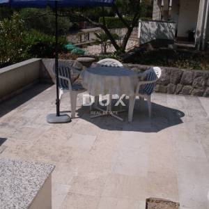 OTOK KRK, GRAD KRK - Samostojeća kuća na odličnoj lokaciji