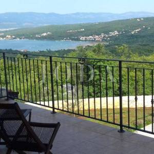 Otok Krk kuća  sa bazenom i panoramskim pogledom 