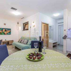 Otok Krk, Malinska, 1s+db, okućnica 81m2 + parkirno mjesto