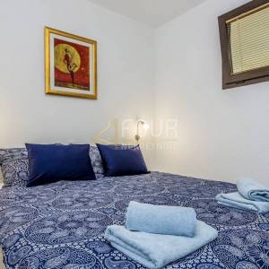 Otok Krk, Malinska, 1s+db, okućnica 81m2 + parkirno mjesto